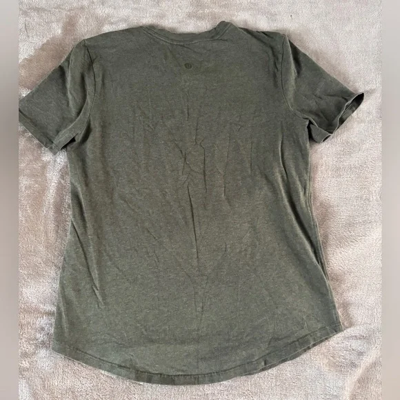 Lululemon Olive Green Tee Minimalist Athleisure Active Top XS S - Picture 8 of 9